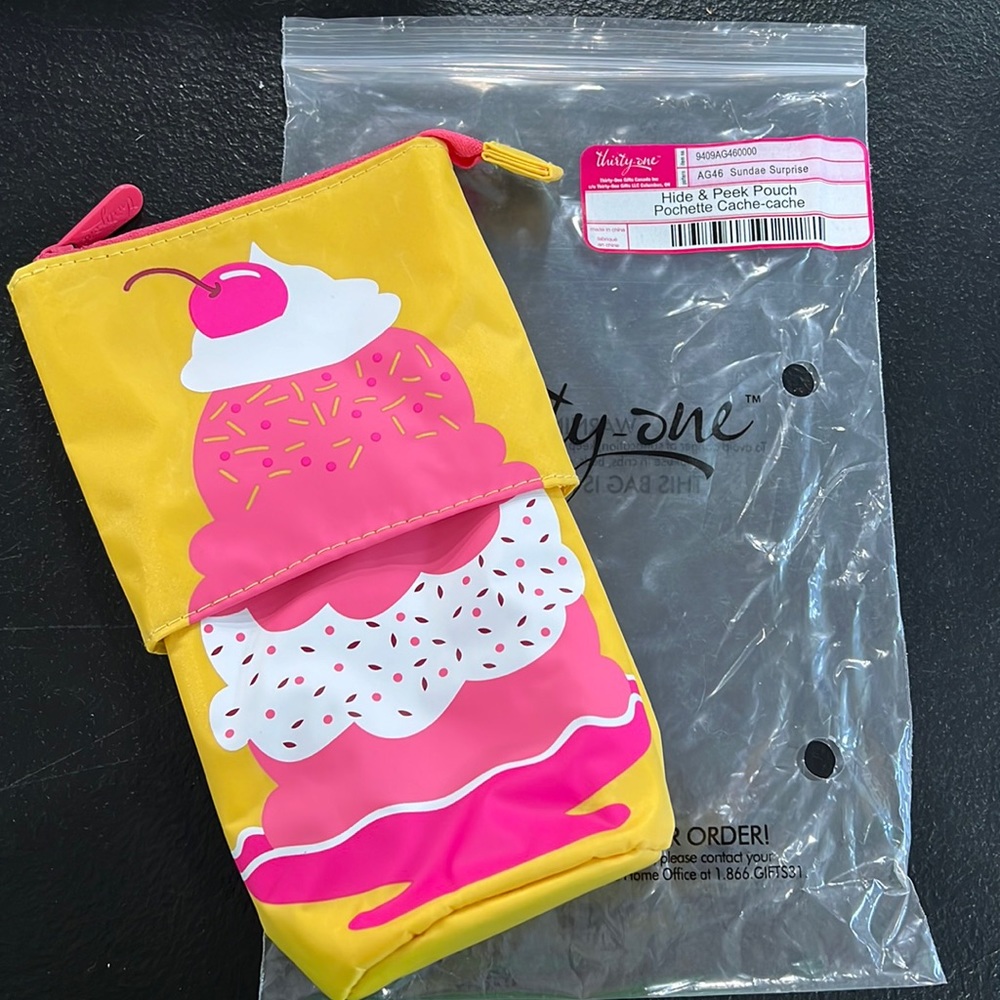 🧁Thirty-One Yellow and Pink Ice Cream Pouch